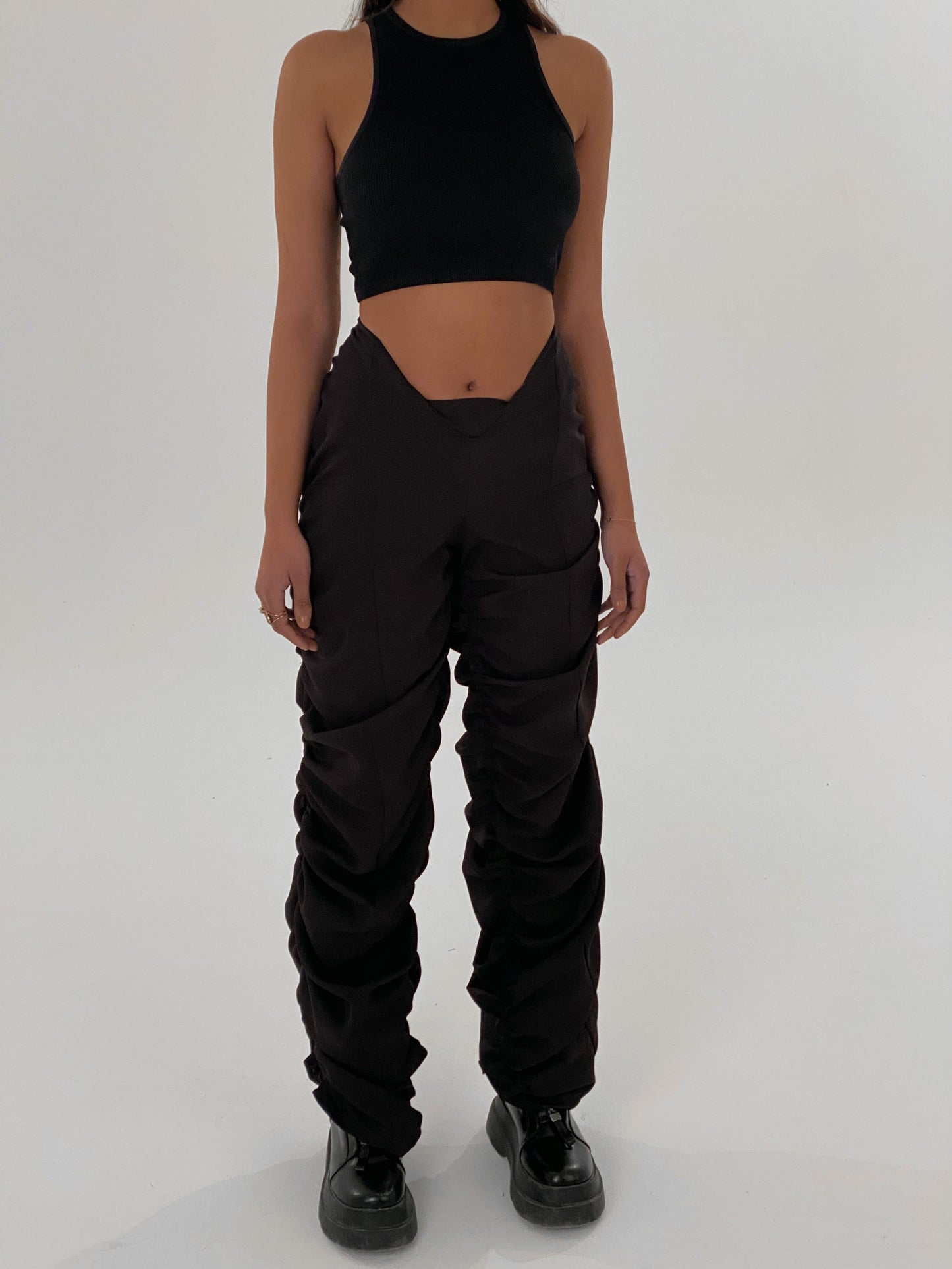 V cut zigzag pants